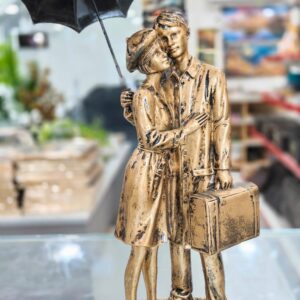 Couple Statue for Anniversary Gift